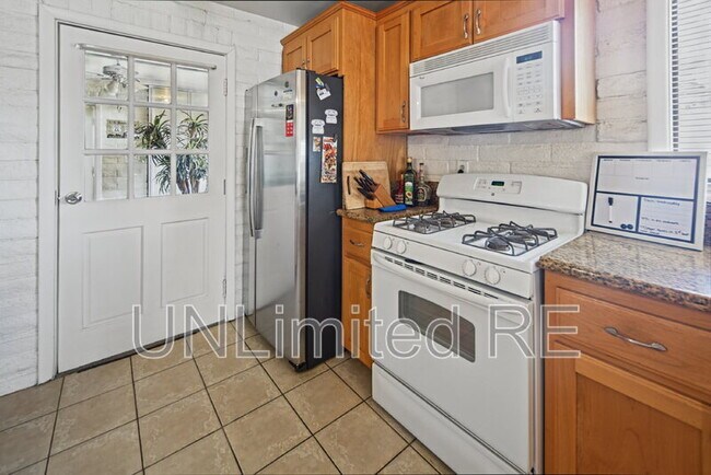 Building Photo - 1385 Church Dr