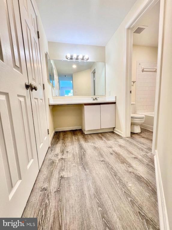 Building Photo - 4342 Pembrook Village Dr