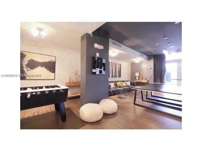 Building Photo - 435 21st St