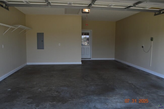 Building Photo - 206 Arelia Dr