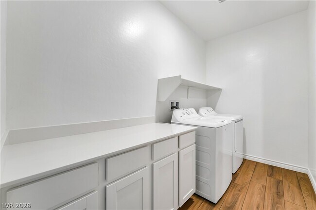Building Photo - 1611 Dire Wolf Ave
