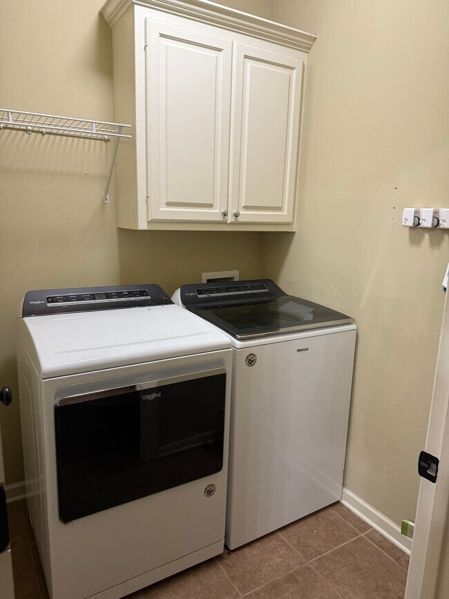 Building Photo - 3BD 2BA House on Nicholson Lakes Subdivision