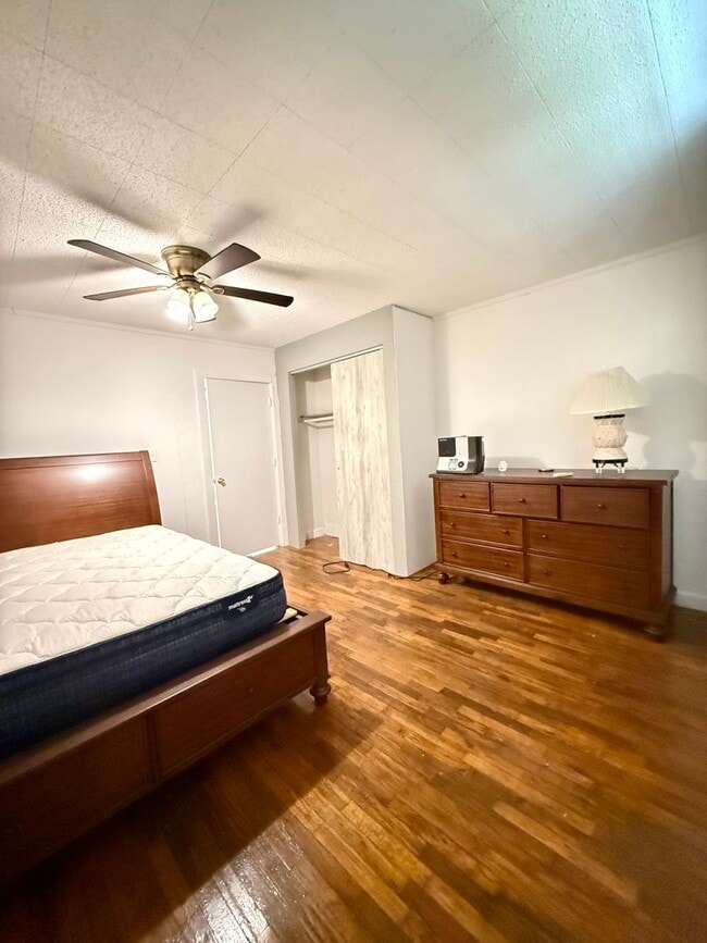 Building Photo - Single Family Home
