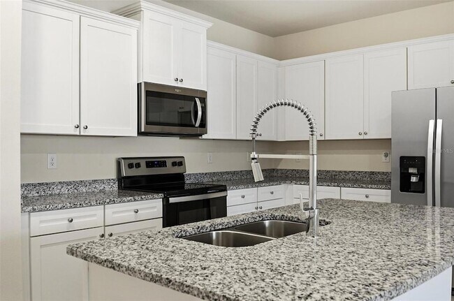 Building Photo - 165 Redbud Rd