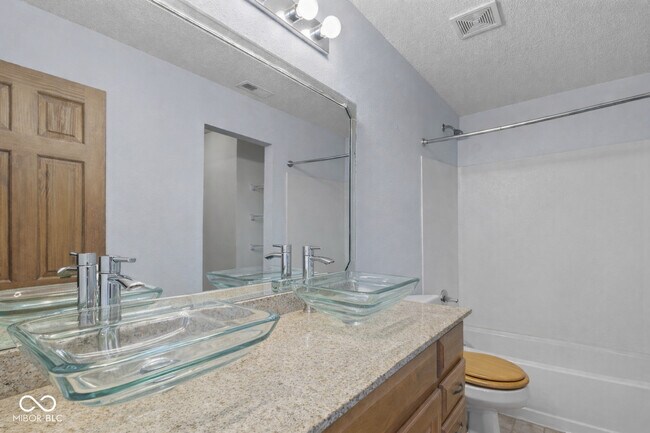 Building Photo - 2230 Cedarmill Dr