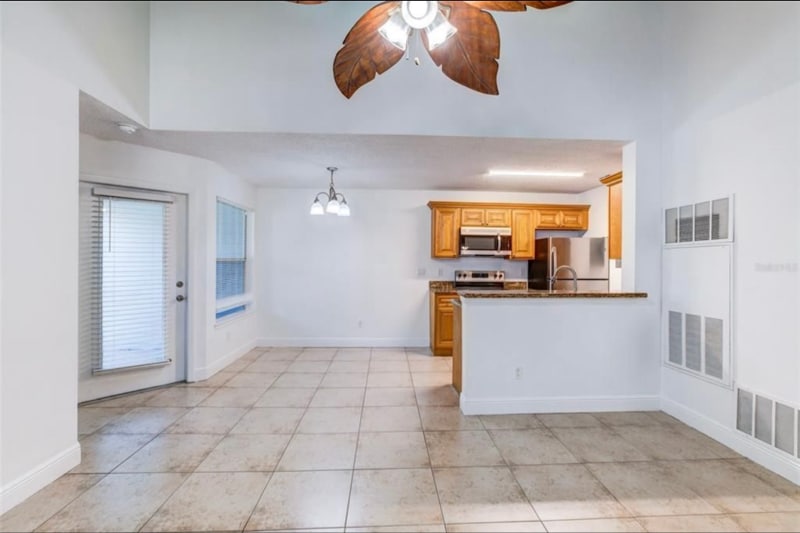 Building Photo - 2597 Grassy Point Dr