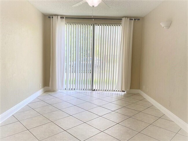 Building Photo - 2500 Coral Springs Dr