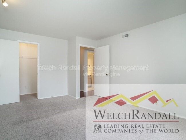 Building Photo - 5511 S Willow Ln