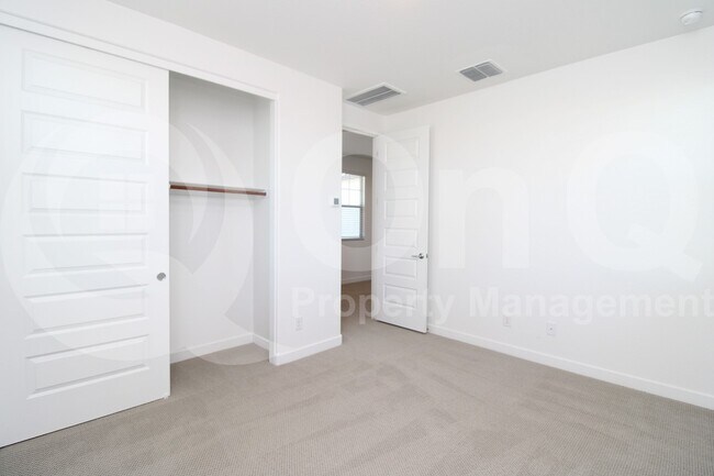 Building Photo - 9928 E Tahoe Ave