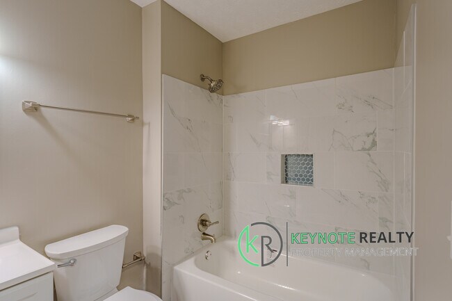 Building Photo - 1467 Hazelgrove Dr