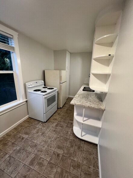 New stove - 620 6th Ave