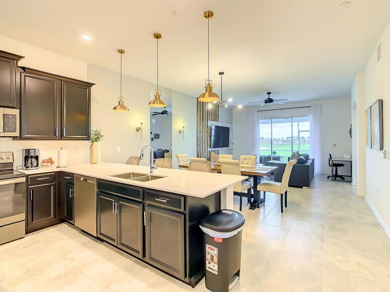 Building Photo - 9331 Sommerset Hills Dr