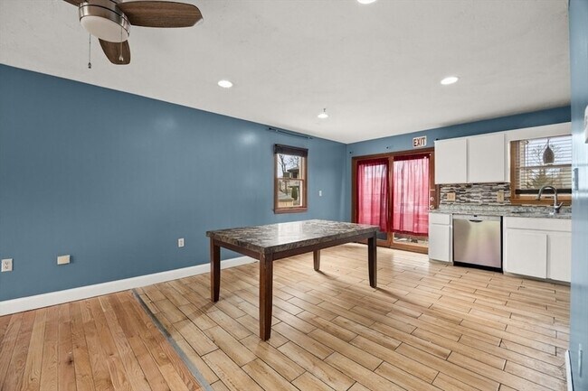 Building Photo - 39 Blendall St