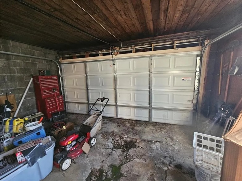 Building Photo - 19 Eagle St