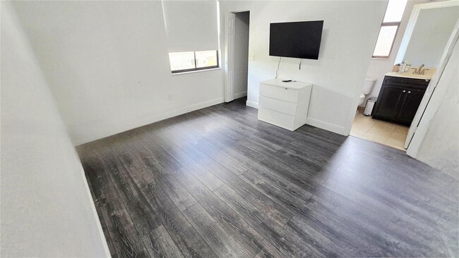 Building Photo - 10032 NW 87th Terrace