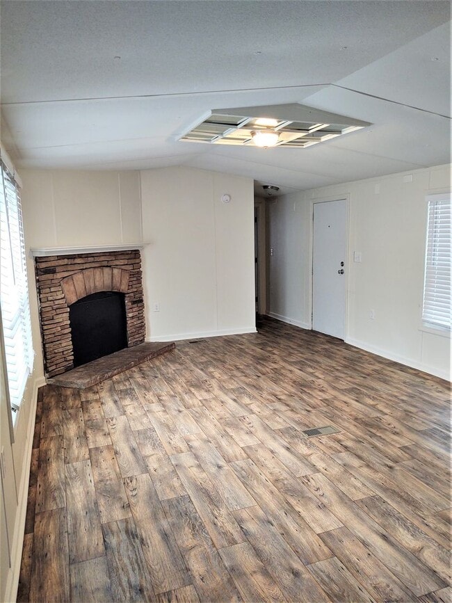 Building Photo - 6 Elcona St