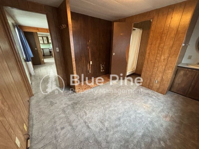 Building Photo - 511 US-26