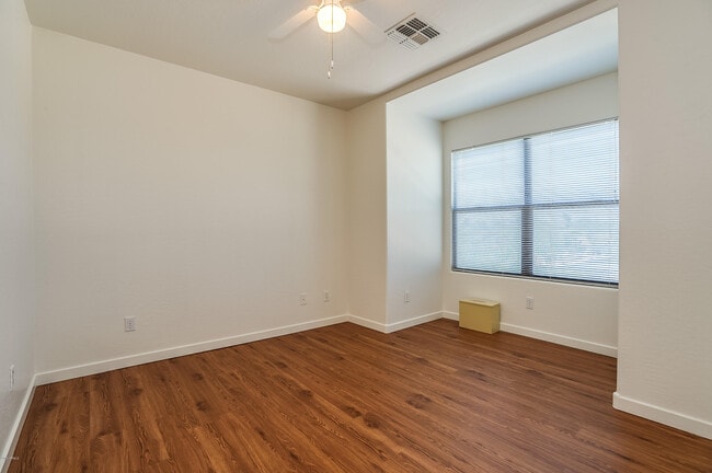 Building Photo - 305 S Wilson St