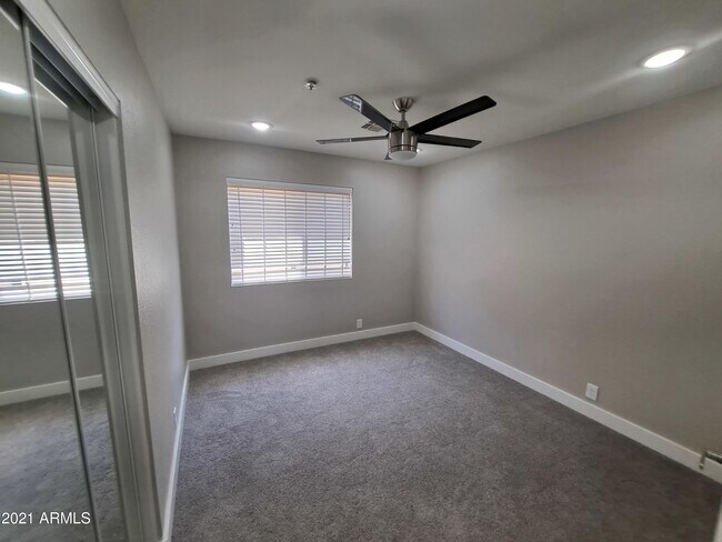 Building Photo - 9074 E Caribbean Ln