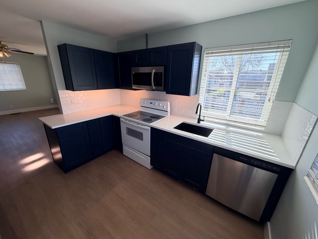 Building Photo - 56 Cottage Ave