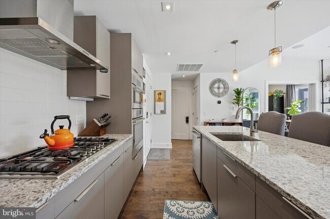 Building Photo - 620 N 3rd St