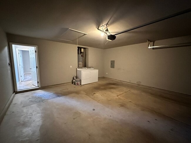Building Photo - Beautiful 4 Bed 2 bath