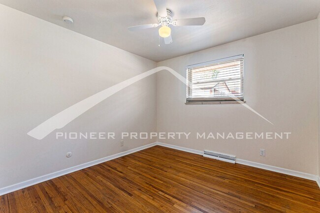 Building Photo - Spacious Home with Fenced Yard and Central AC