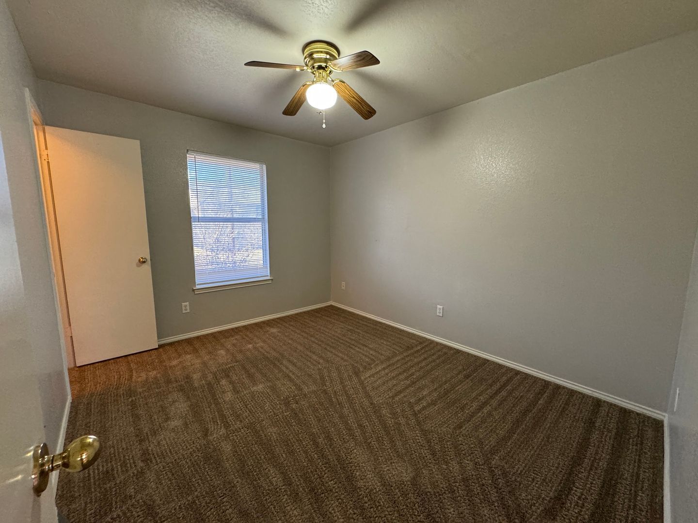 Building Photo - 1605 Benttree Dr