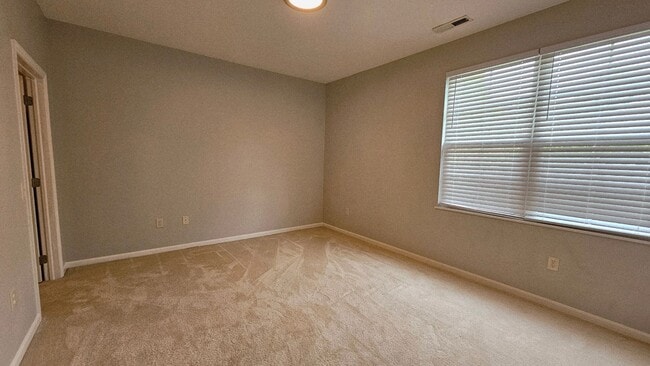 Building Photo - Bridgewater Two bedroom Condo Available!