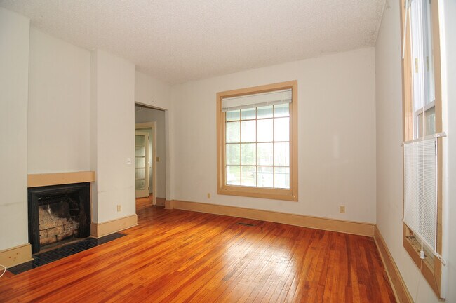 Building Photo - 1015 13th Ave SE