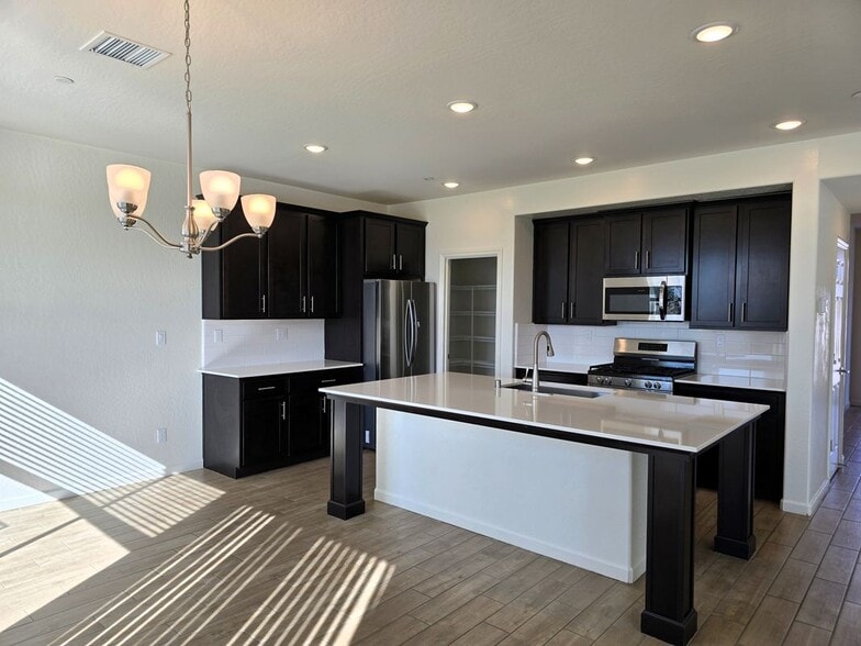 Building Photo - 1779 N Filbert Ave