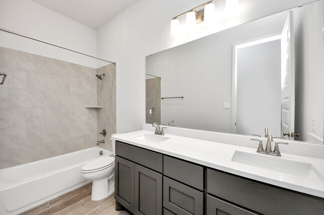 Building Photo - 2719 Country Ln