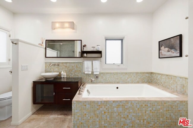 Building Photo - 200 S McCarty Dr