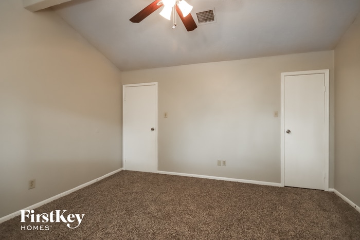 Building Photo - 2702 Forestbrook Dr