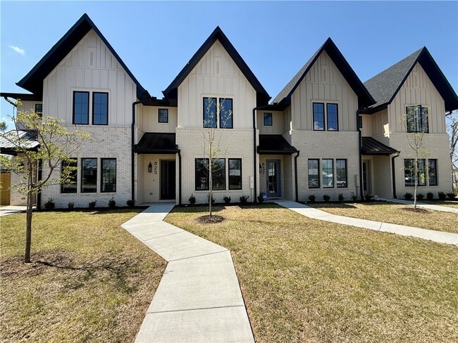 Building Photo - 825 NW 14th St