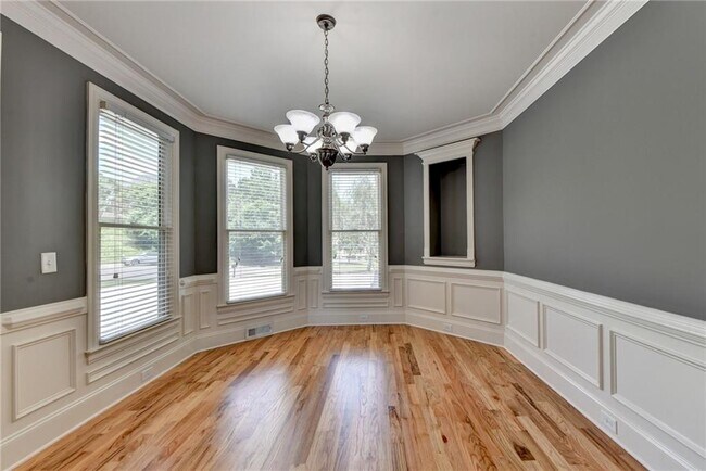 Building Photo - 1515 Boomer Cir