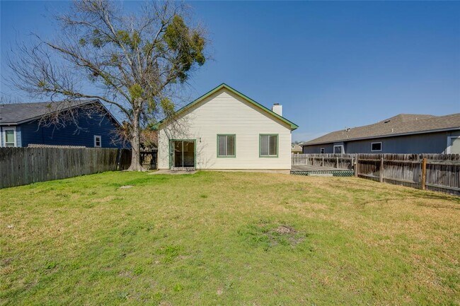 Building Photo - 2007 Castle View Dr