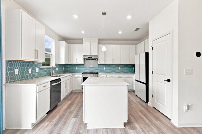 Building Photo - 1513 Underbrush Dr