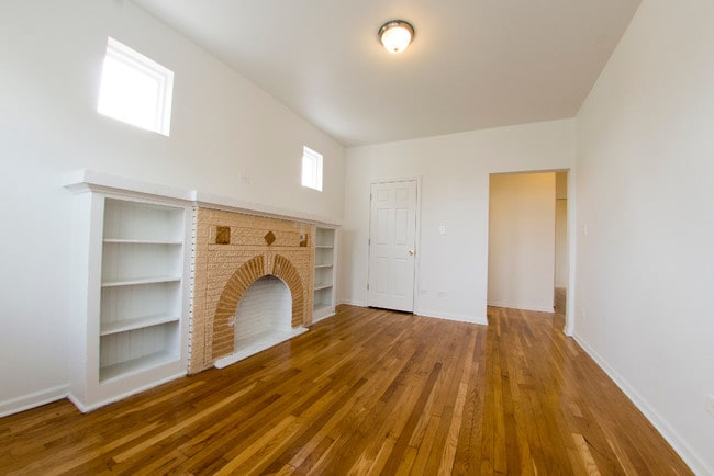 Building Photo - 1860 S Komensky Ave Chicago, IL 60623