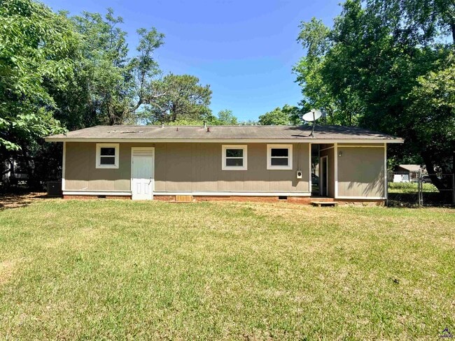 Building Photo - 111 Marilyn Dr