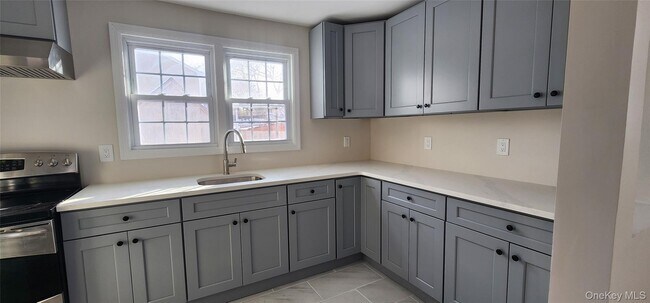 Building Photo - 192 Cypress Dr