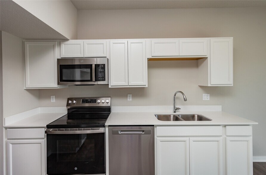Building Photo - 6129 Tungsten Dr
