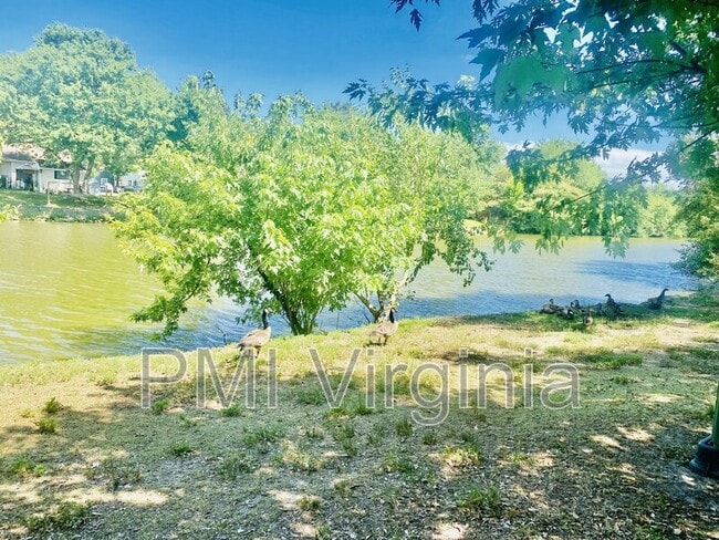 Building Photo - 5142 Settlers Park Dr