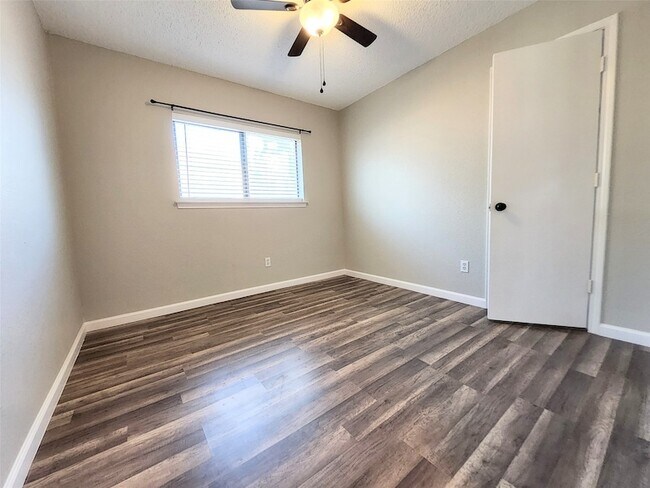 Building Photo - 2641 Berkshire Ln