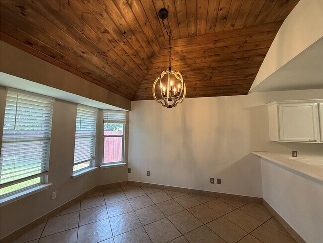 Building Photo - 501 Morning Dove Dr