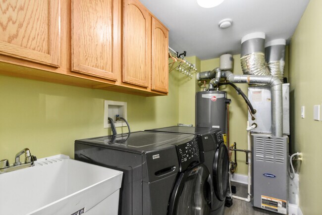 Building Photo - 11112 E Cove Cir