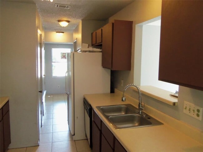Building Photo - 6105 Conti Ct
