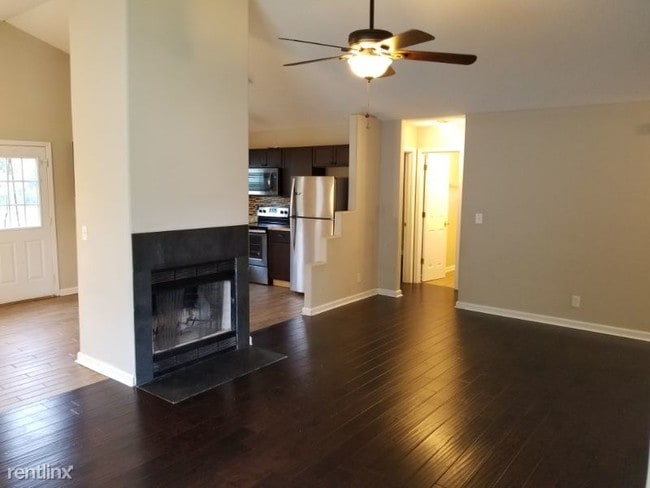 Building Photo - 3 br, 2 bath House - 210 Bradstone Cir