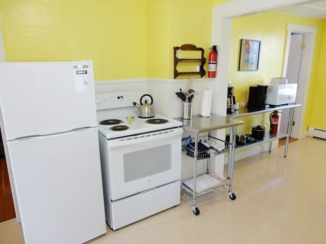 Building Photo - 8 Russell St