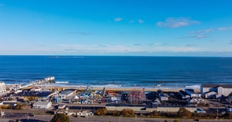 Building Photo - 5 Sunset Dr